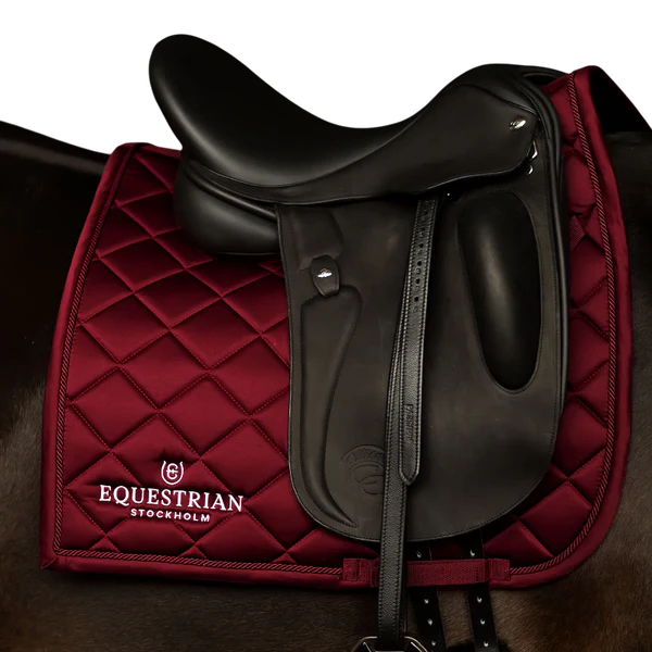 Equestrian Stockholm - Tapis de dressage Line bordeaux