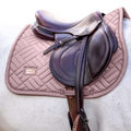 Equestrian Stockholm - Tapis de selle Modern midsummer blush