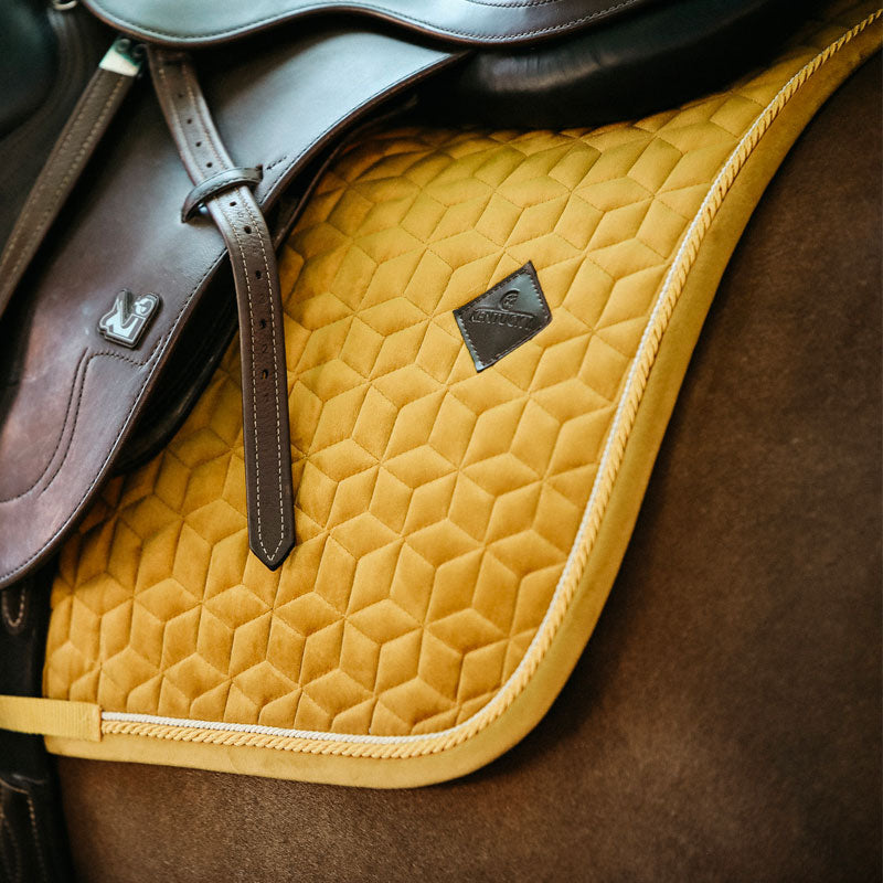 Kentucky Horsewear - Tapis de selle Velvet Jumping Moutarde