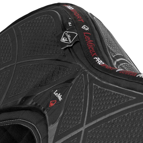 LeMieux - Tapis de selle Square X-Grip Silicone EuroJump noir